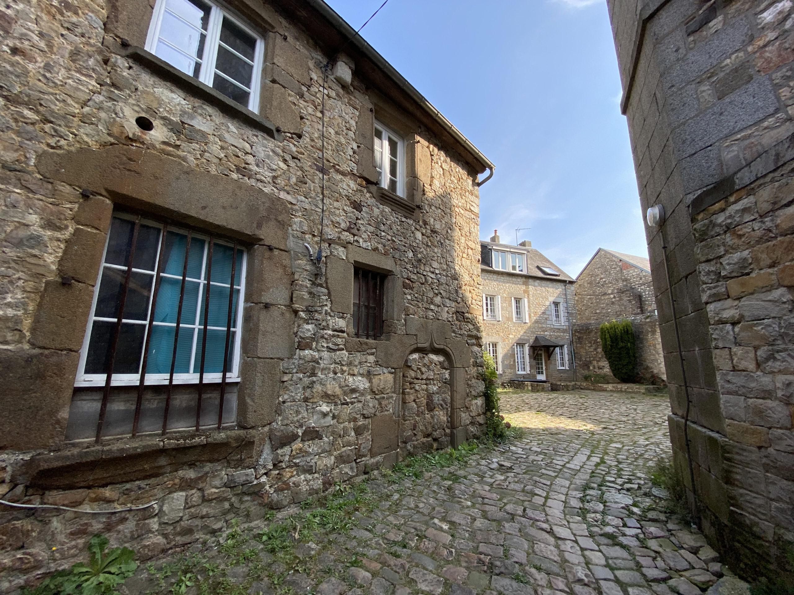 Domfront en Poiraie, petite cité médiévale de l'Orne en Normandie