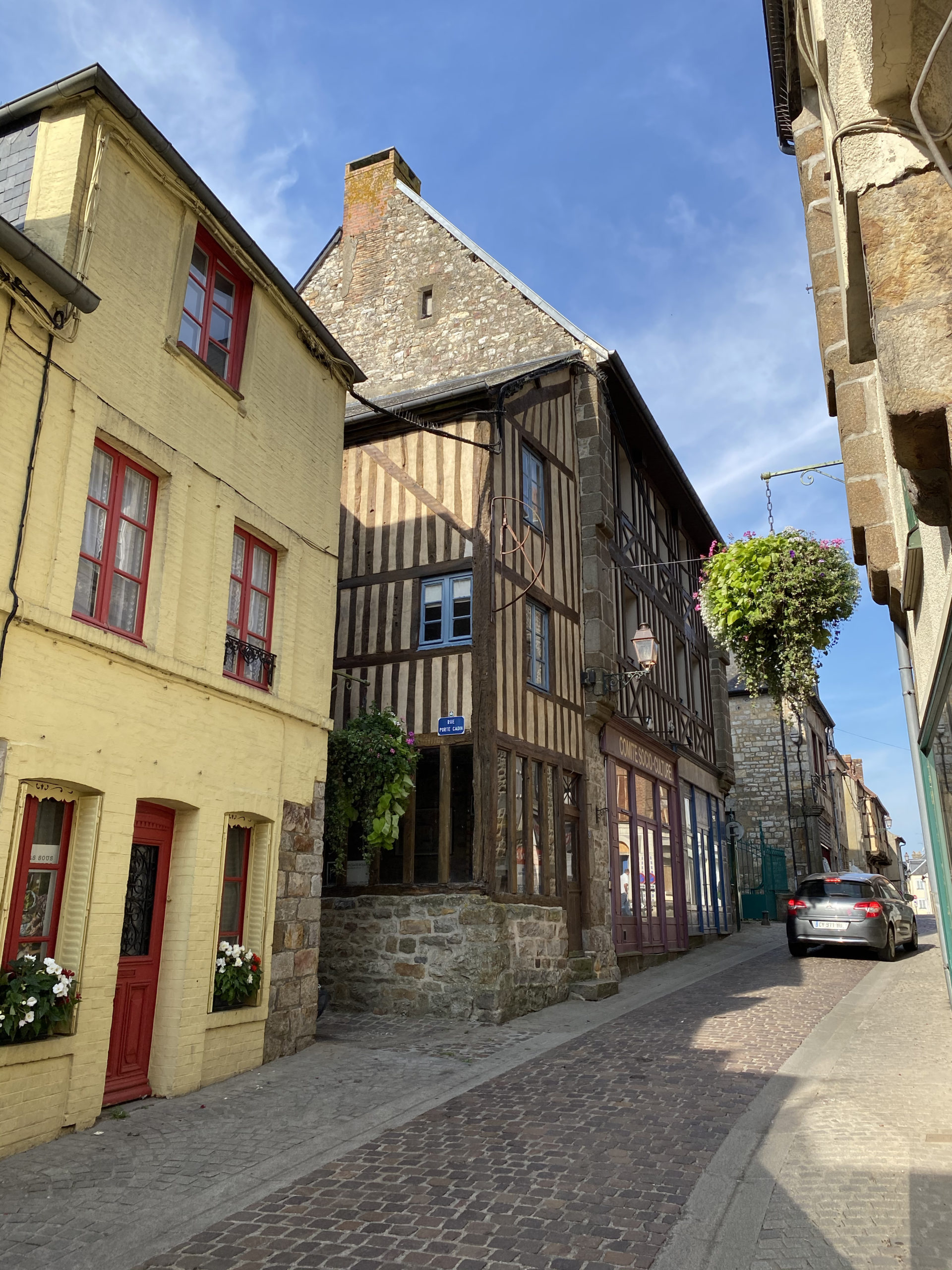 Domfront en Poiraie, petite cité médiévale de l'Orne en Normandie
